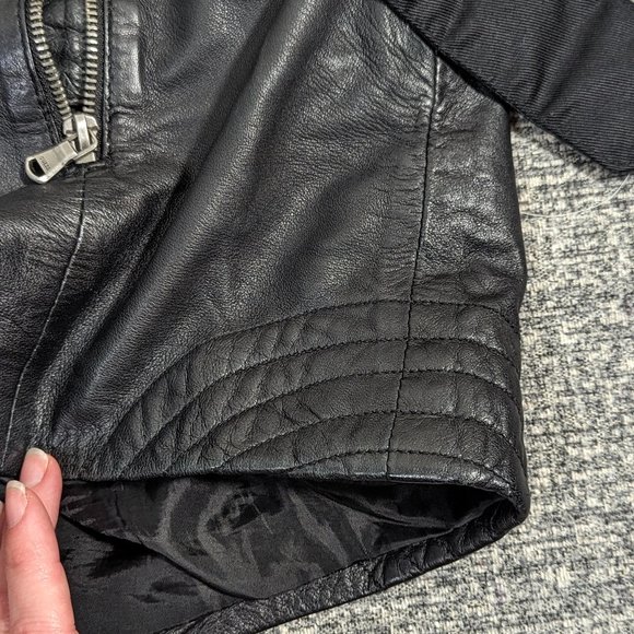 Guess high waisted leather Shorts with belt - Picture 7 of 11